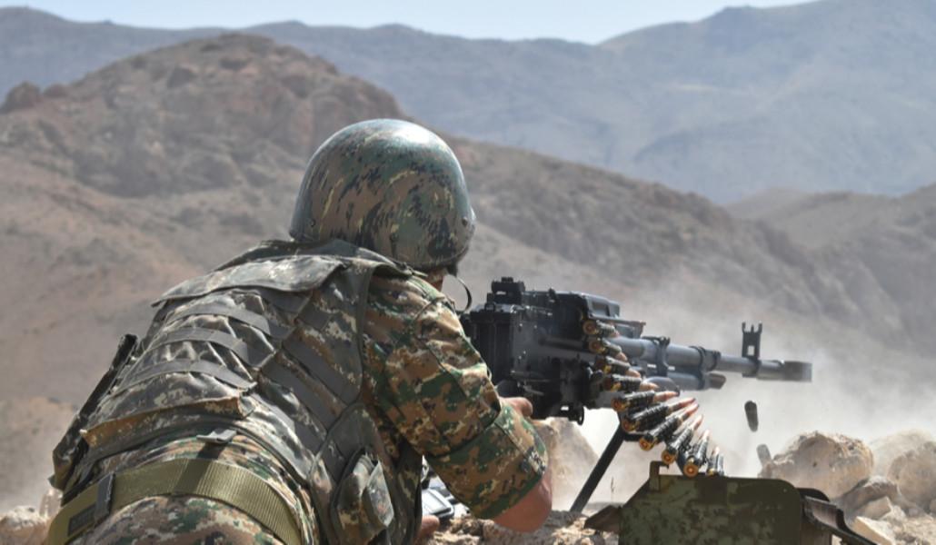 ВС Азербайджана открыли огонь по армянским позициям, расположенным в районе Верин Шоржа