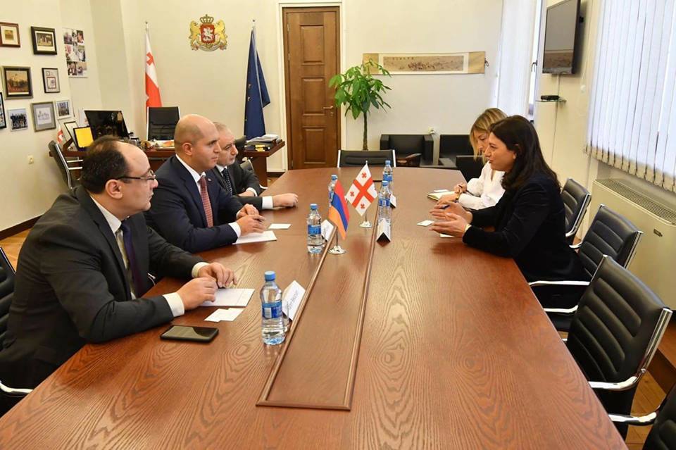 Армяно- грузинские отношения не должны зависеть от третьих стран. Ашотян
