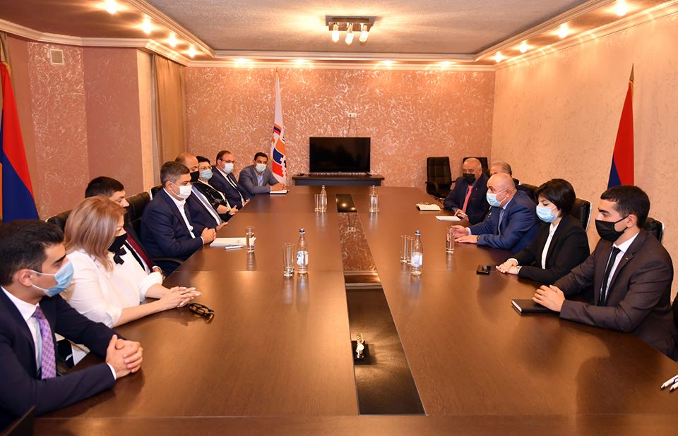 Артур Ванецян и Самвел Бабаян обсудили сотрудничество двух партий
