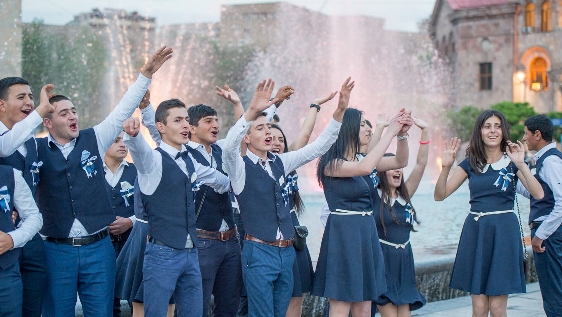 Армения: Опубликованы данные о числе выпускников начальной и старшей школ