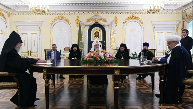 «Не связывать религию с войной»: Патриарх Кирилл обратился к Гарегину II и Пашазаде