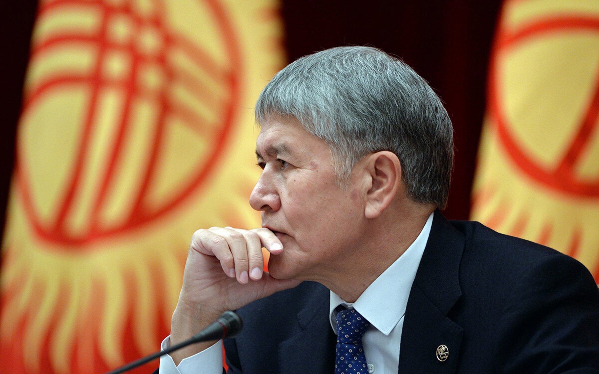 Семья экс-президента Киргизии считает, что Атамбаева намеренно заразили Covid-19 в СИЗО ГКНБ