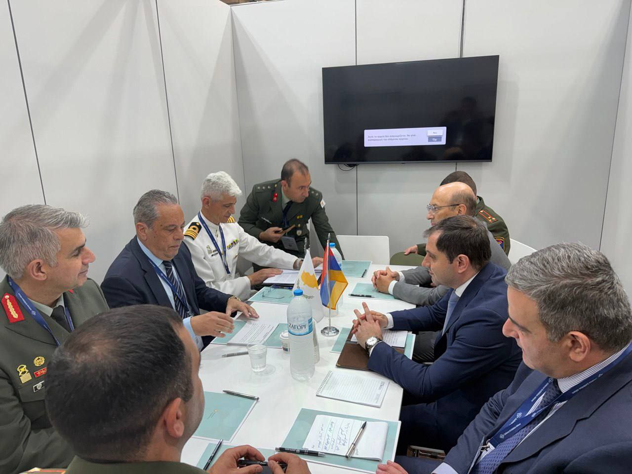Папикян и Пальмас обсудили вопросы сотрудничества Армения-Кипр в сфере обороны