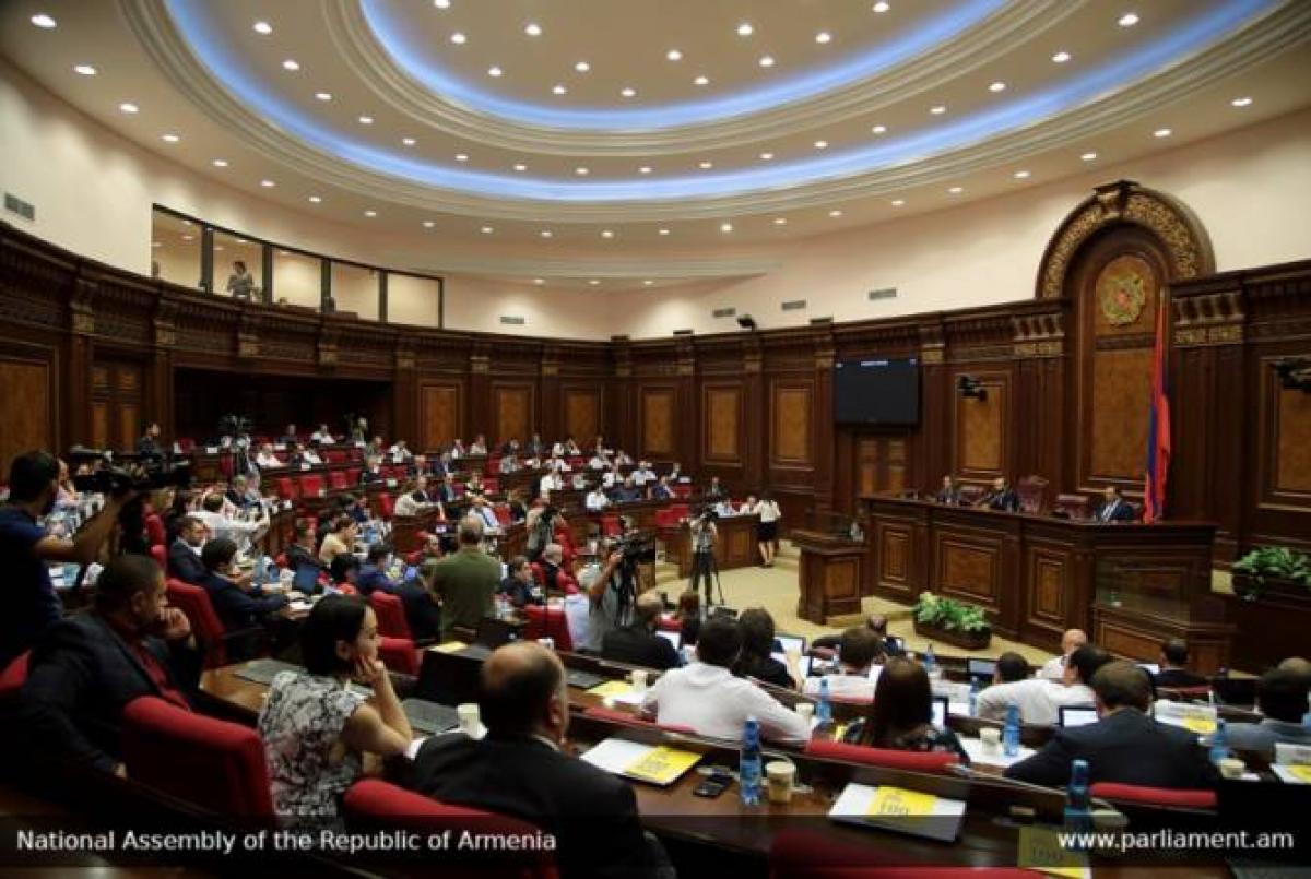Оппозиция не спасла Армению от нового Налогового кодекса - парламент принял пакет реформ