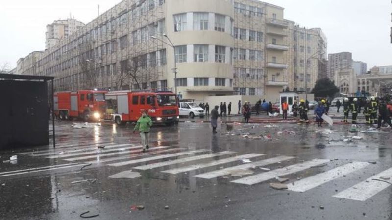 У станции метро в центре Баку прогремел взрыв: есть погибшие (видео)