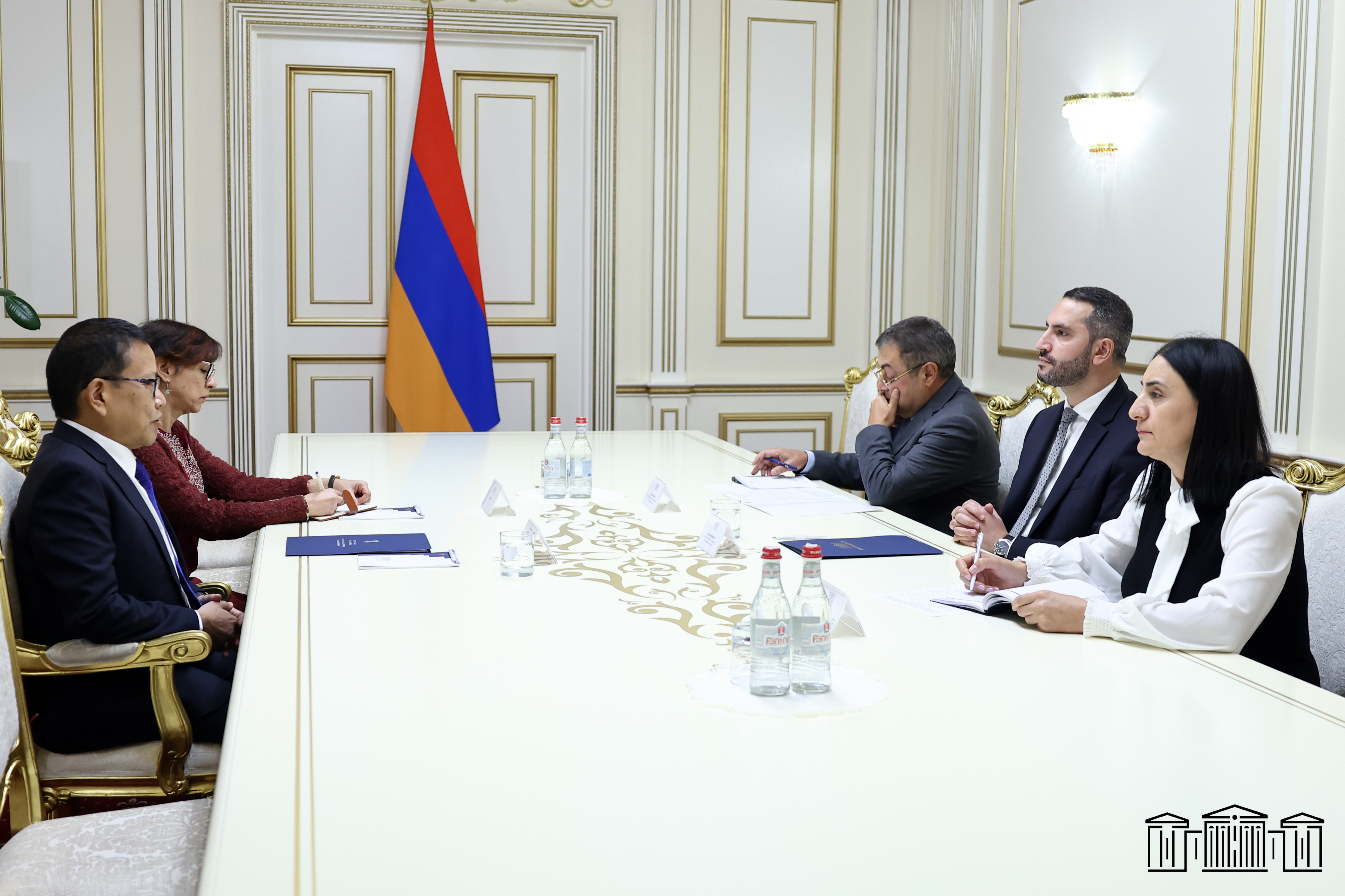 Рубен Рубинян принял посла Индии в Армении