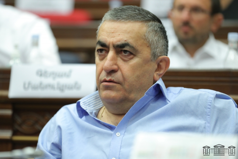 Рустамян: Процесс избрания оппозиционного вице-спикера проваливает правящая сила