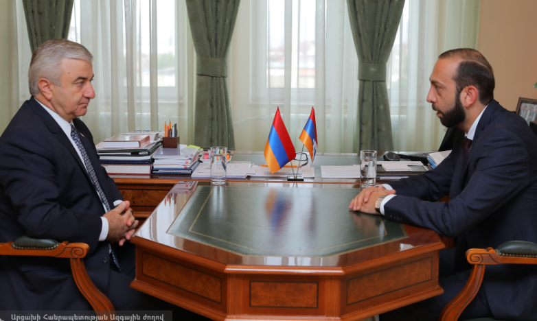 Состоялась отдельная беседа председателей парламентов Арцаха и Армении