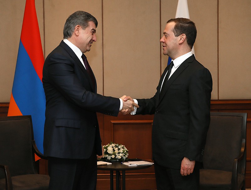 «У меня цифры ещё лучше»: Медведев поправил Карена Карапетяна по двусторонней торговле