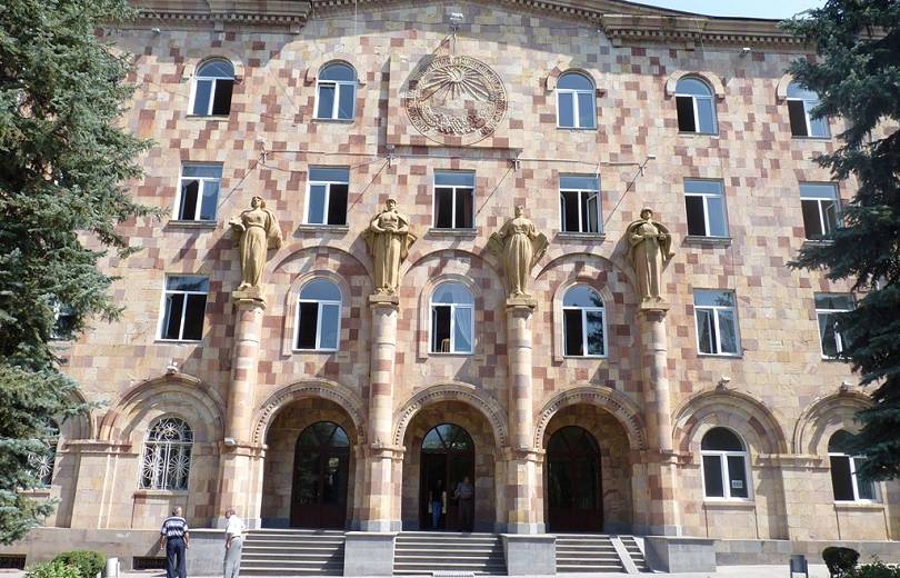 Verelq News | Որոշումն օրինական է՞,թե՞ ոչ . դատավորը Վանաձորի ավագանուն  արգելել է ընտրել համայնքապետ