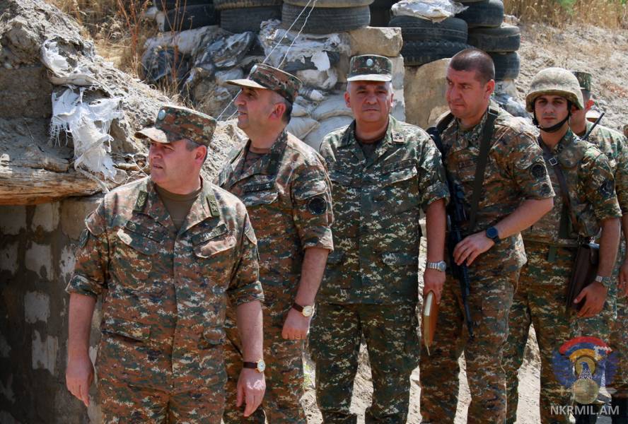 Глава Генштаба Армении и министр обороны Арцаха побывали на передовой