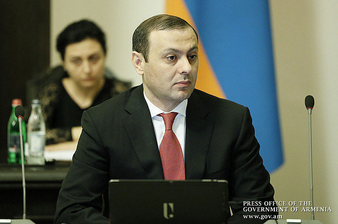 Секретарь Совбеза Армении проведет 2 мая в Брюсселе встречу с помощником Алиева 