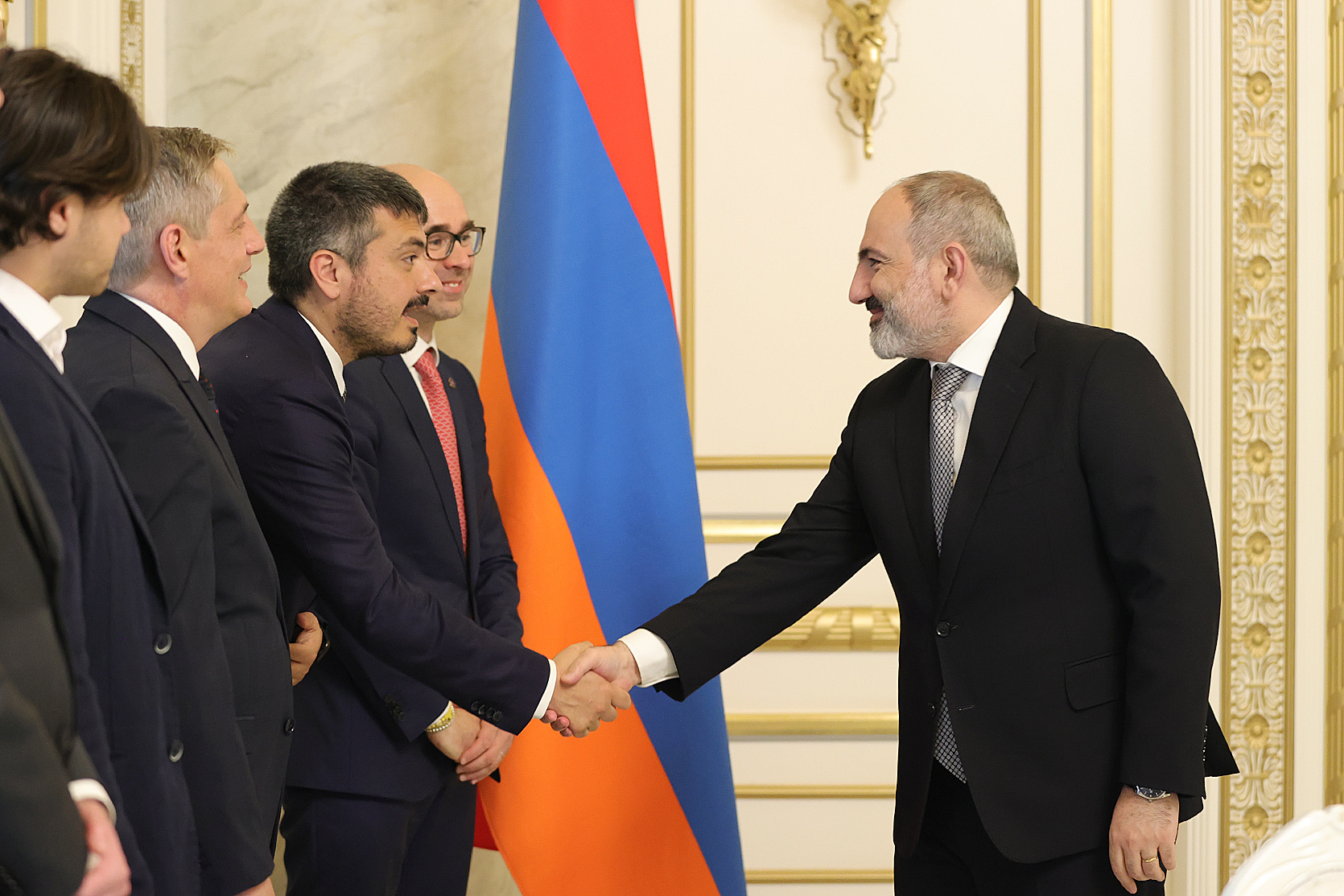 Пашинян и  депутаты парламента Италии обсудили вопросы урегулирования Карабаха