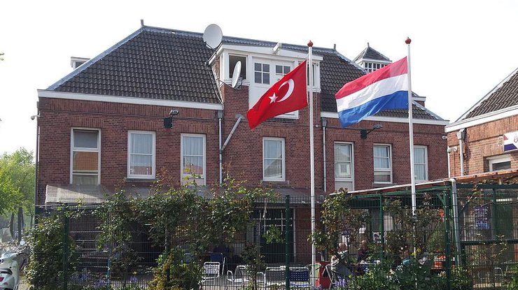 Турция и Нидерланды возобновили дипломатические отношения и скоро вернут послов