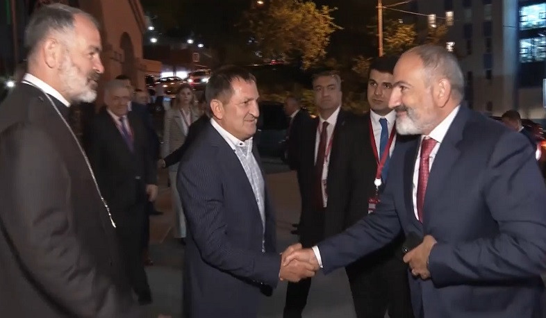 Никол Пашинян встретился с представителями армянской общины Владивостока