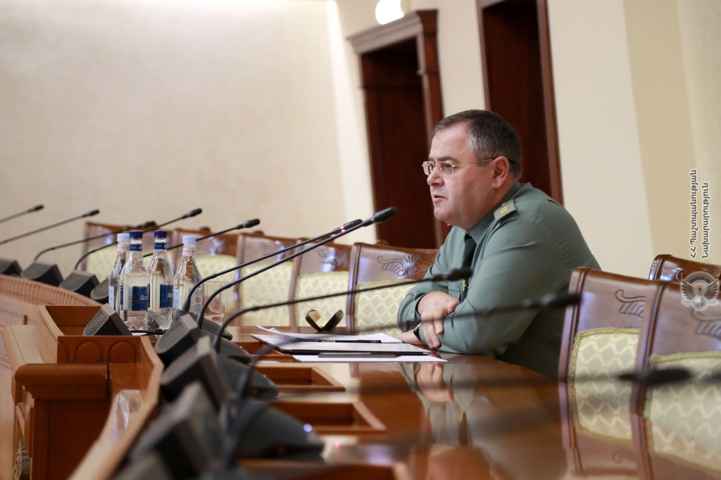 Сделать сотрудничество эффективным: начальник ГШ ВС Армении встретился с поставщиками