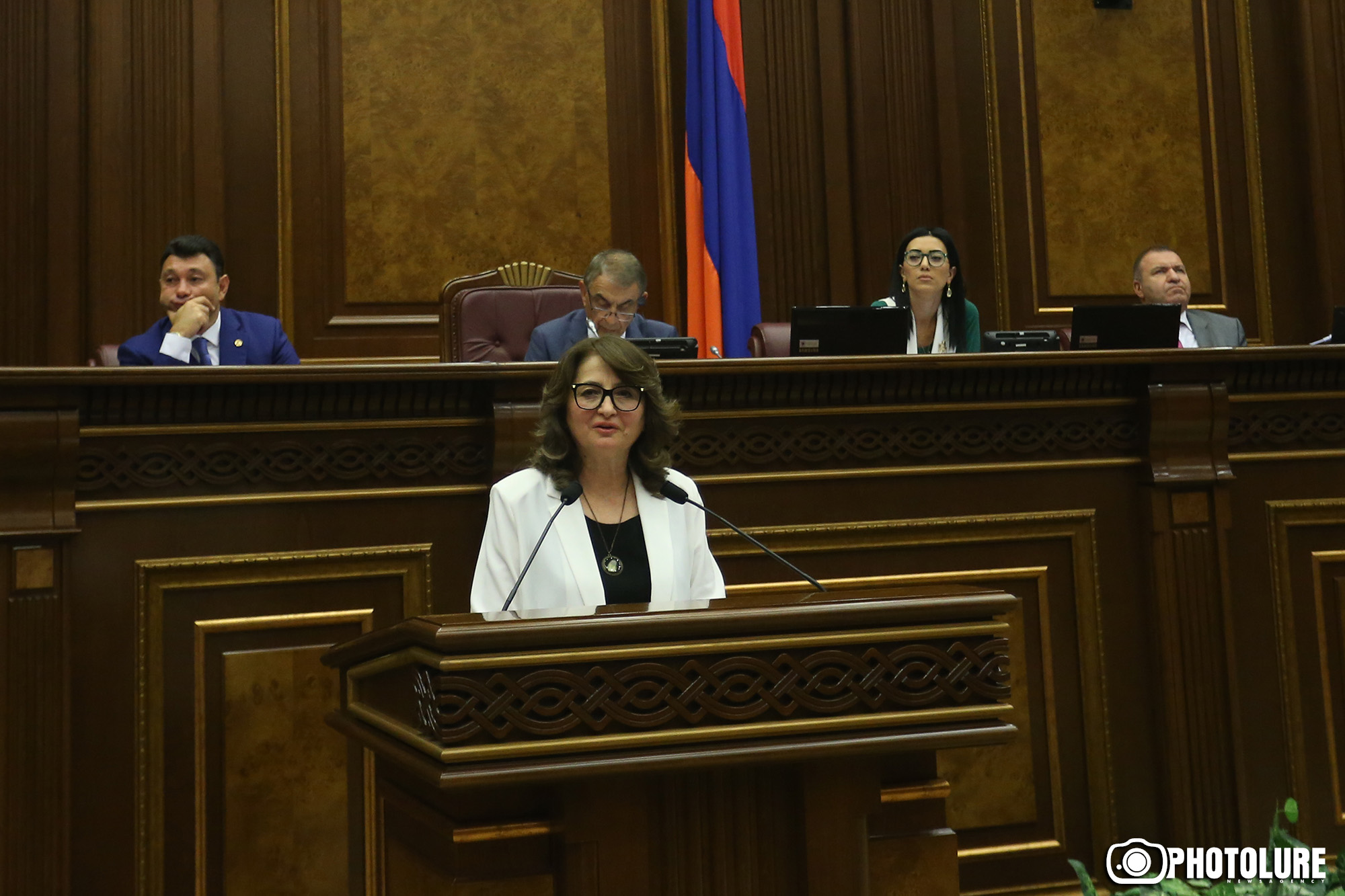 Без воды из Севана никак - парламент Армении обсуждает резонансный законопроект