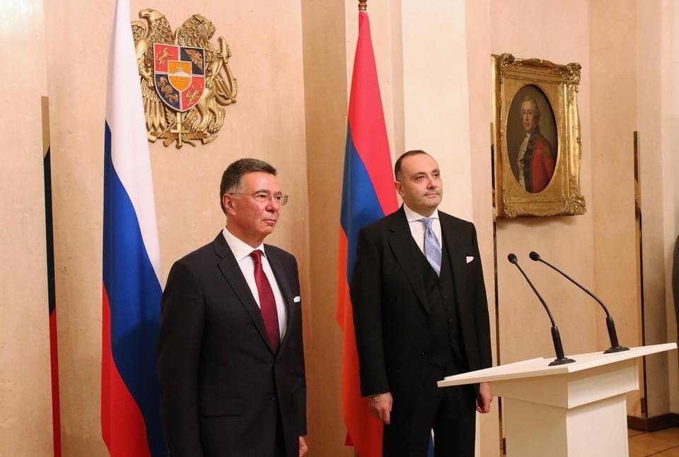 Тоганян: Армения благодарна России за колоссальные посреднические усилия 