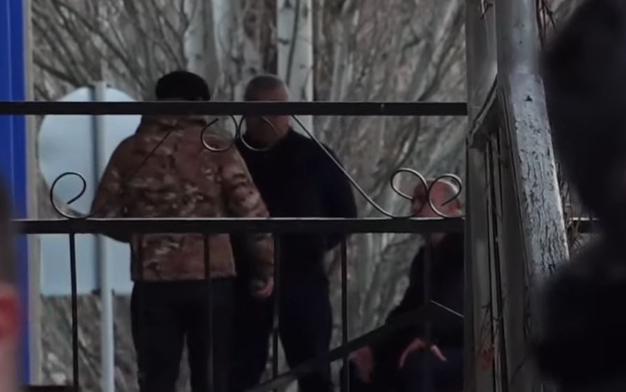 Спецназ обезвредил гражданина, вооруженного гранатой в здании полиции в Ереване