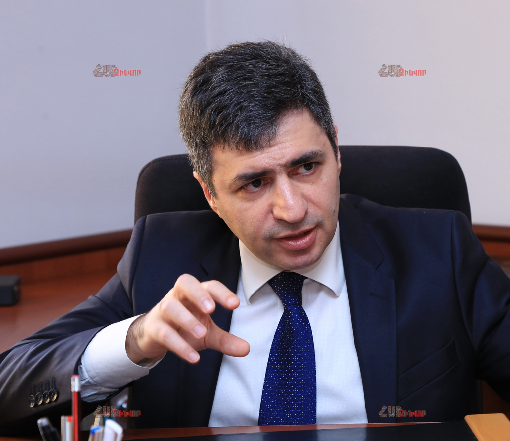 Премьер-министр Армении уволил замминистра обороны