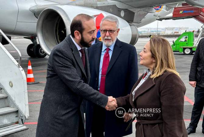 Делегация во главе с министром иностранных дел Армении прибыла в Анкару
