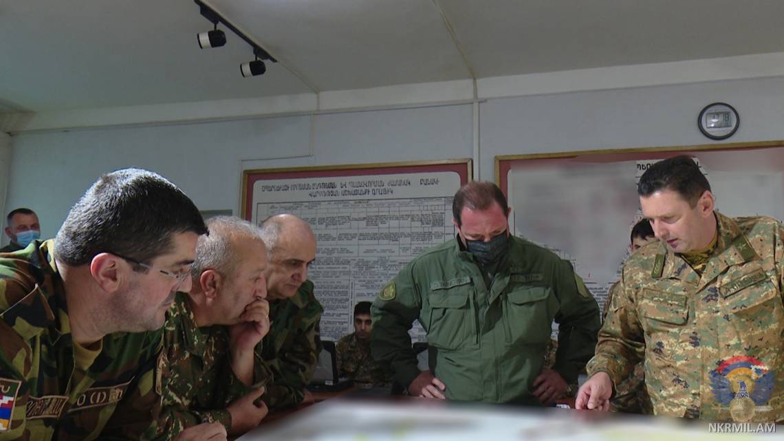 Cитуация полностью контролируется ВС РА: Арутюнян и Тоноян в центре управления армией