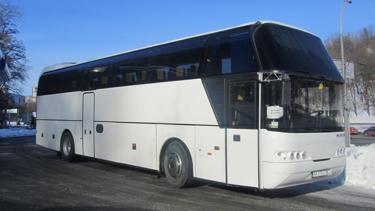 Три человека пострадали при съезде рейсового автобуса Москва - Ереван в кювет