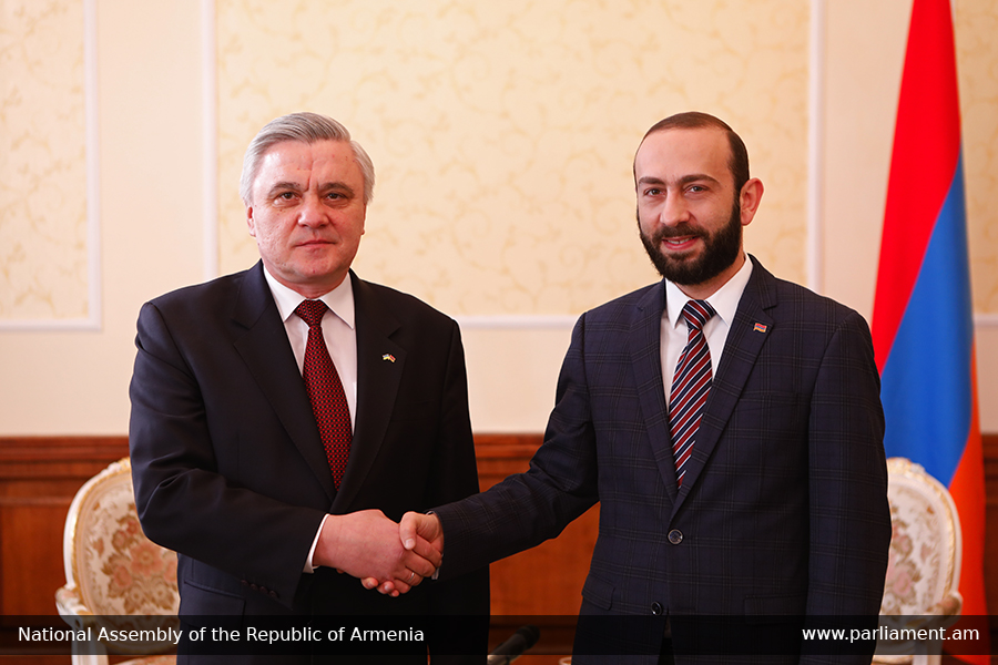 Украина заинтересована в развитии и укреплении взаимоотношений с Арменией - посол