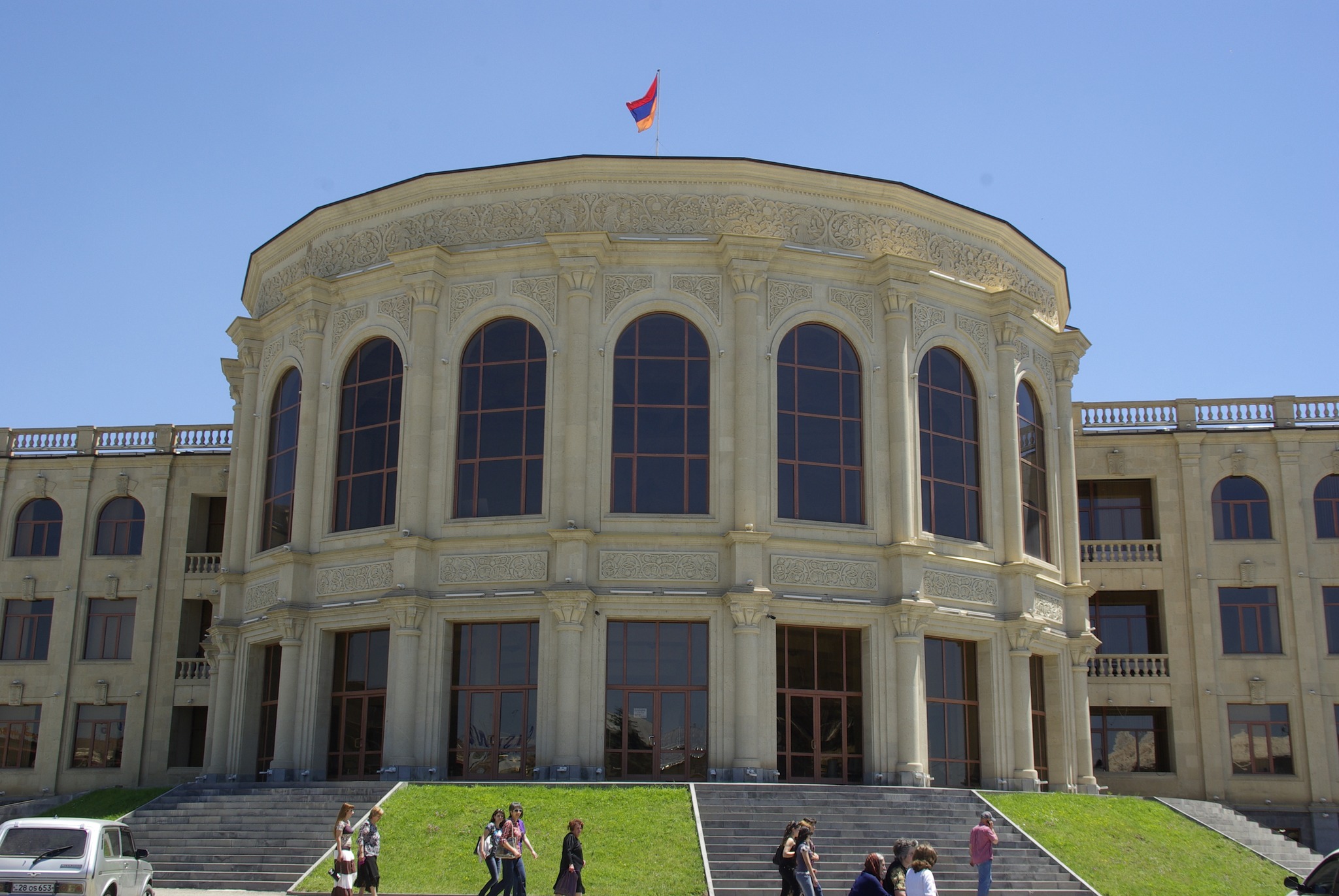 ԿԸՀ-ն մանրամասնում է Գյումրու ավագանու անդամի մանդատից հրաժարվել-չհրաժարվելու խնդիրը