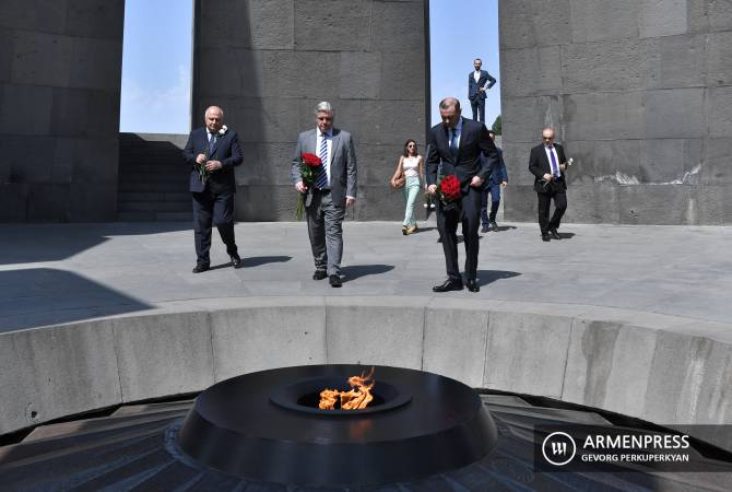 Ուրուգվայի ԱԳ նախարարը հարգանքի տուրք է մատուցել Հայոց ցեղասպանության զոհերի հիշատակին