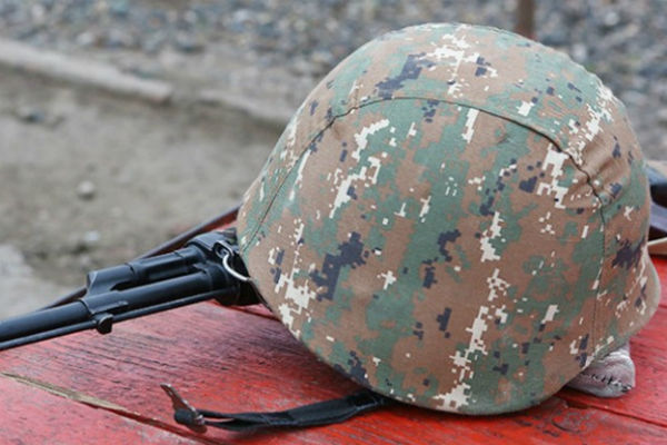 Солдат-срочник убит на боевой позиции выстрелом сослуживца - Минобороны РА