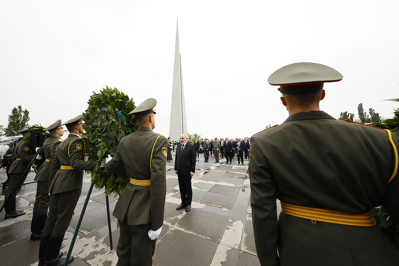 Премьер-министр Никол Пашинян в Цицернакаберде почтил память жертв Геноцида армян