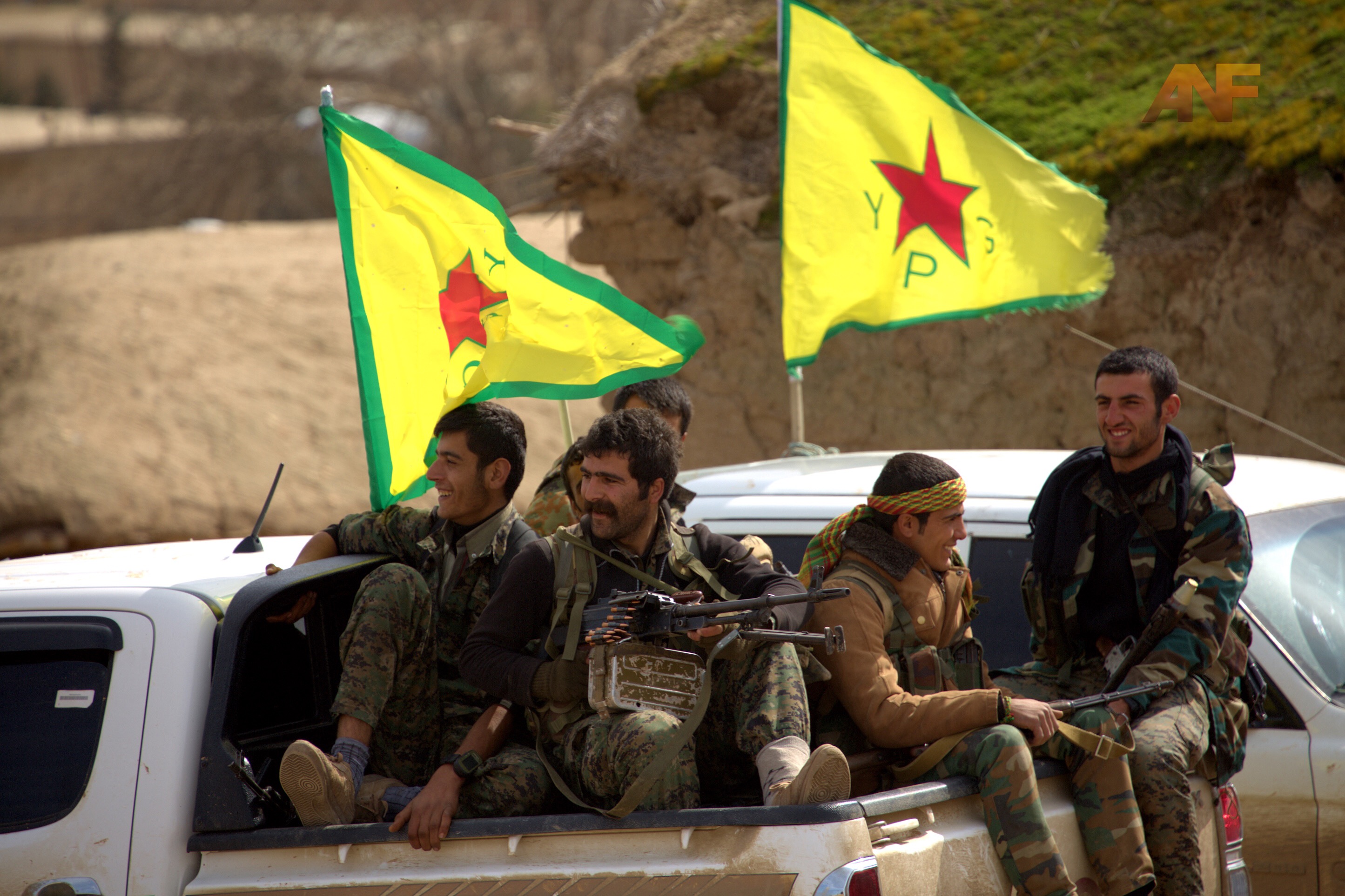 Сирийские курды заявили, что не ведут какие-либо переговоры с Дамаском