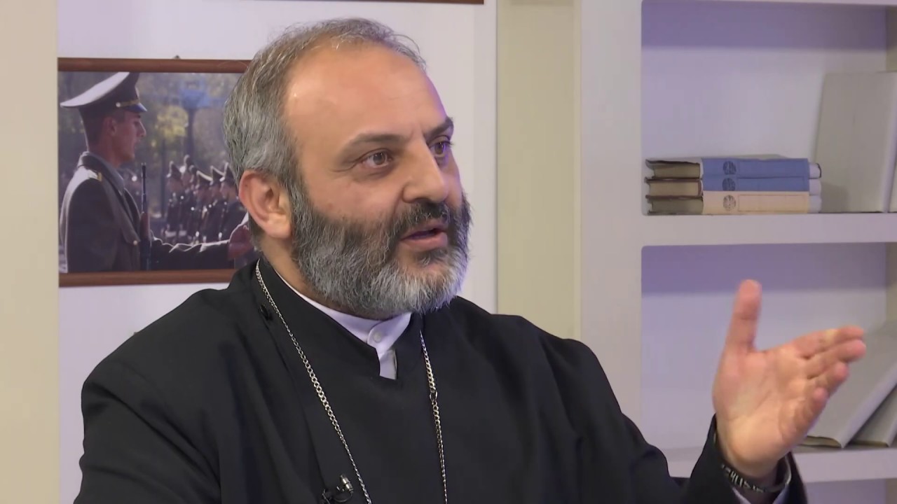 Епископ Баграт Галстян -  председатель Совета попечителей Фонда “Город улыбок”