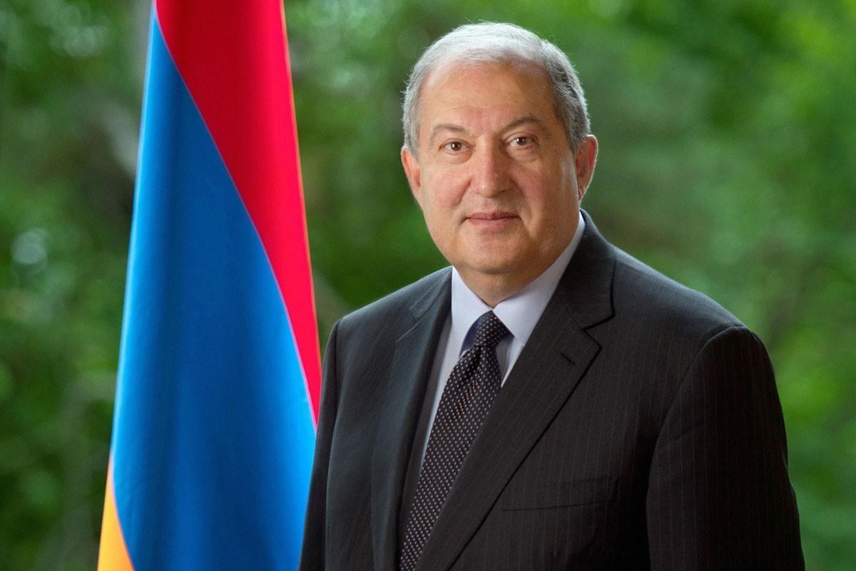 Президент Армении ушел в отпуск