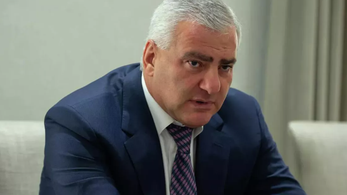 Адвокаты Робертсон и Клуни могут присоединиться к защите бизнесмена Карапетяна