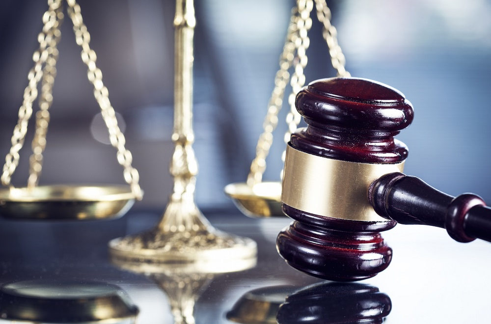 Злоупотребления, двойные стандарты и незаконные прослушки: юристы о правовом беспределе 