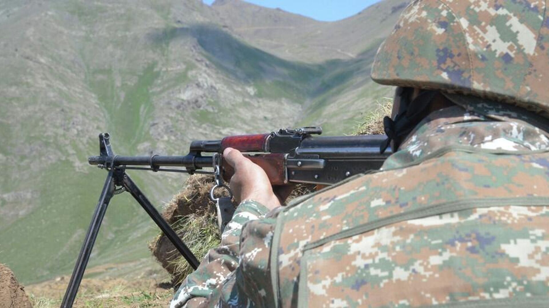 Азербайджан обстрелял армянские позиции у села Кутакан — Минобороны РА