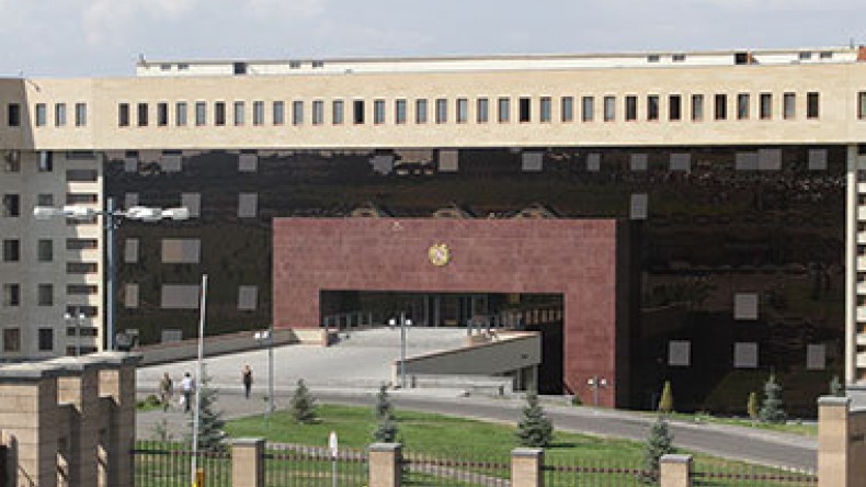 Огласке не подлежит: Минобороны Армении о замене подразделений ВС Азербайджана на границе 