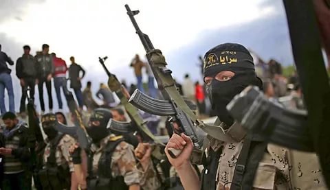 Смертники из ИГ напали на ливанских военных на границе с Сирией