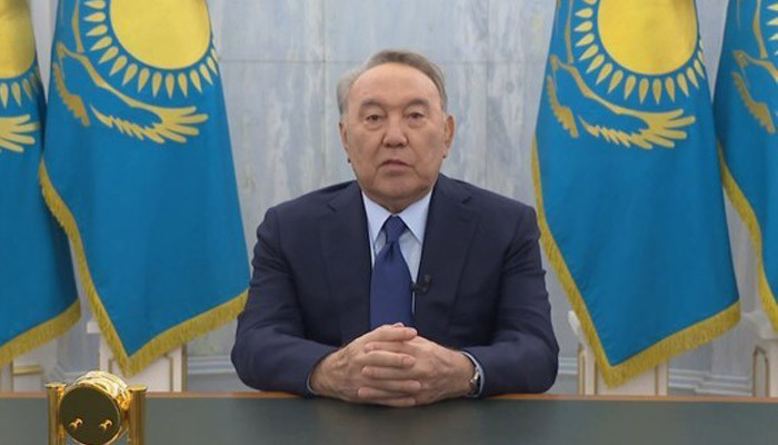 Назарбаев заявил, что является пенсионером и призвал поддержать Токаева 