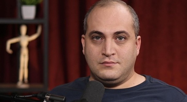 Объявившего голодовку оппозиционера Нарека Самсоняна перевезли из тюрьмы в больницу