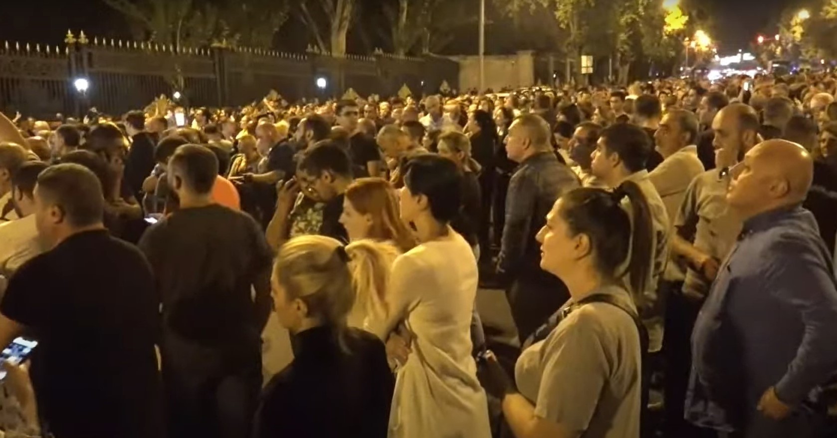 В Ереване проходят акции протеста с требованием отставки действующей власти