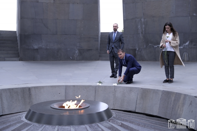 Докладчик по армянским делам в Европарламенте Ковачев посетил мемориал в Цицернакаберде