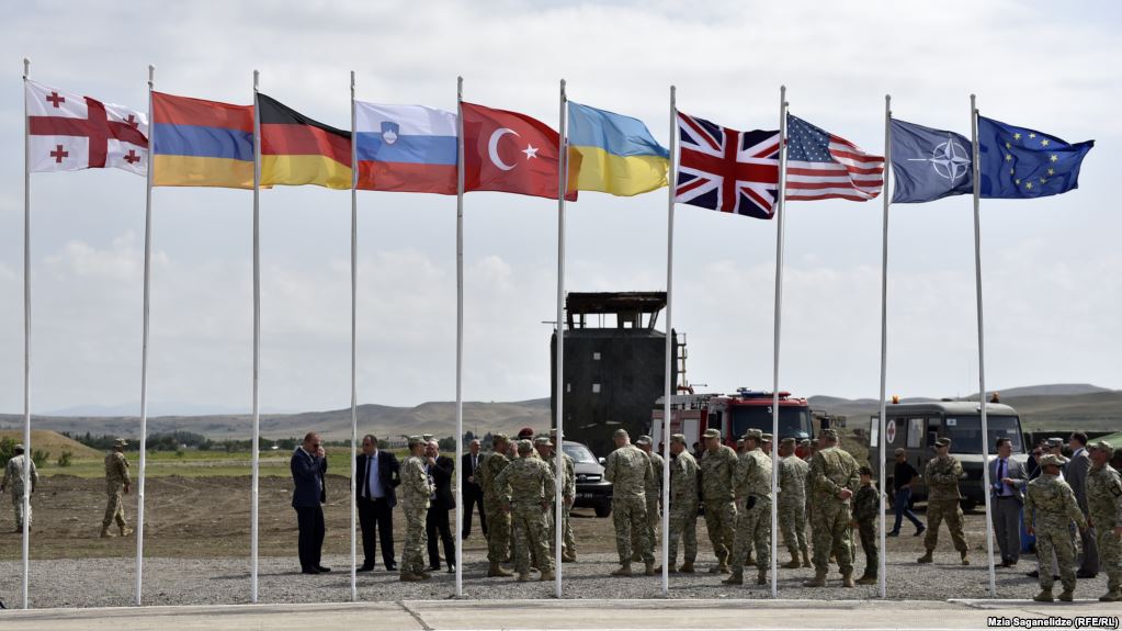 Фактор Баку или страх перед Россией: почему Армения отказалась от учений НАТО в Грузии?