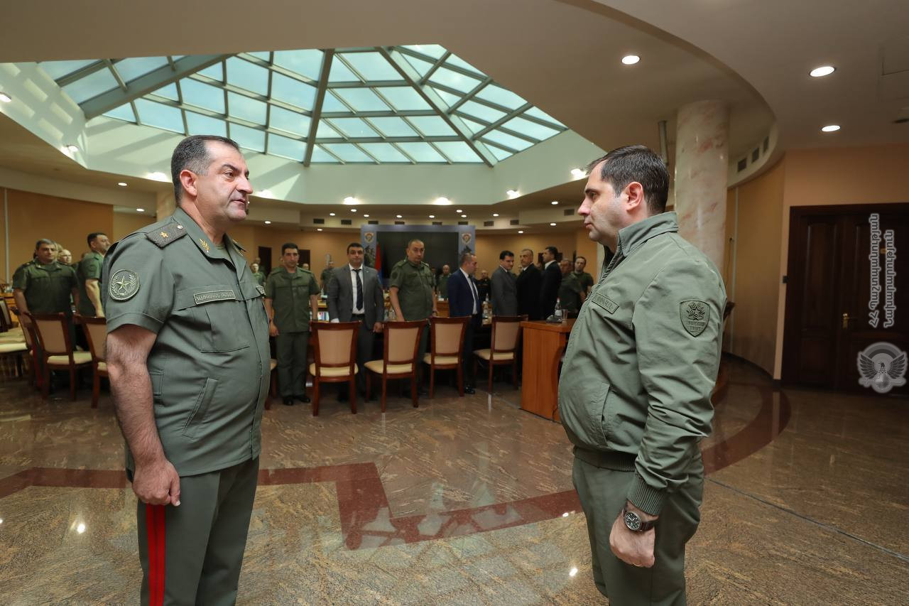Под руководством министра обороны Армении проведено рабочее совещание