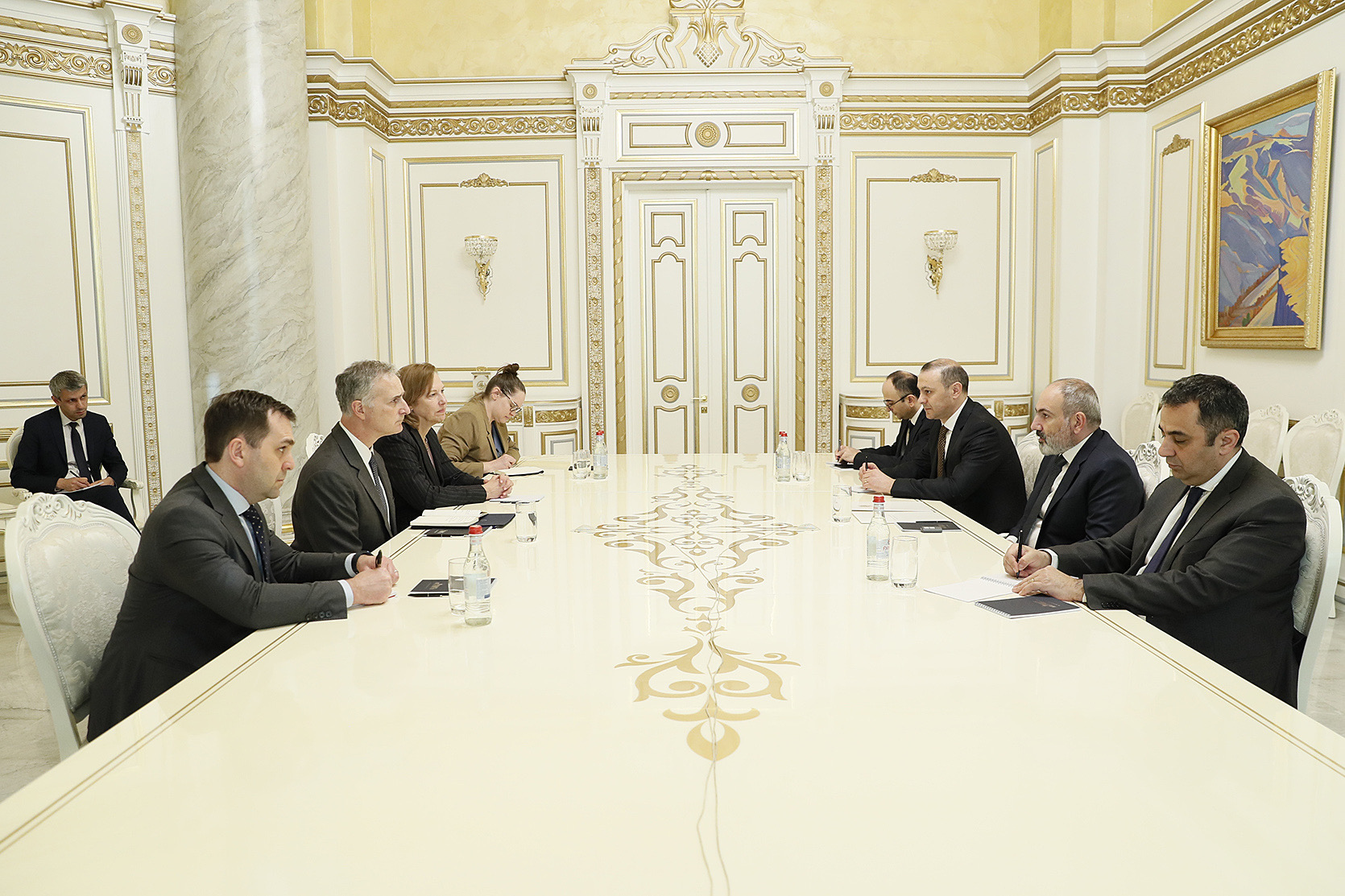Пашинян обсудил с Луисом Боно нормализацию отношений с Азербайджаном и блокаду Арцаха 