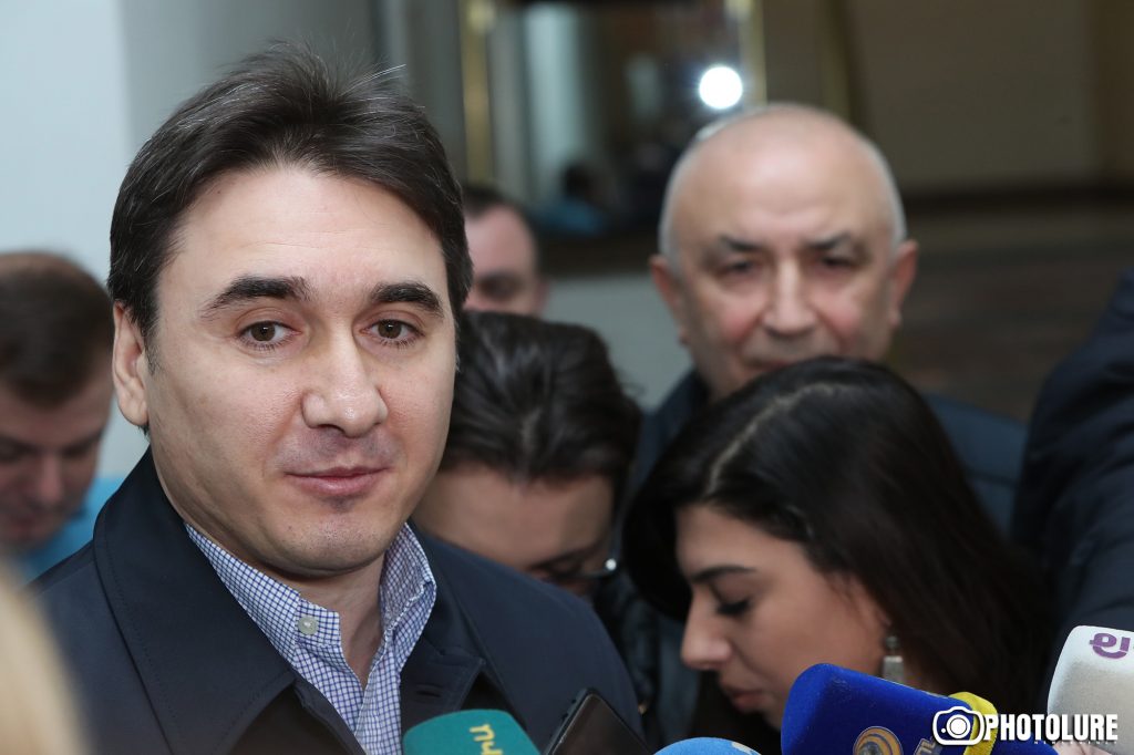 Отец Армена Геворкяна обвиняется в легализации взятки в $1 млн 
