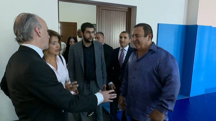 Քիքբոքսինգի համաշխարհային ասոցիացիայի նախագահը Ծառուկյանի հետ այցելել է «Օլիմպավան» 