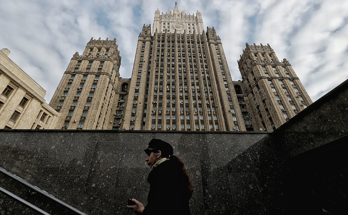 Посольству США в РФ передана нота в связи с новыми правилами Meta